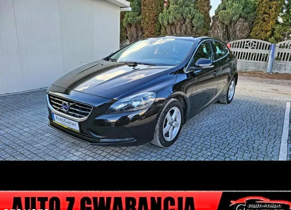 volvo v40 Volvo V40 cena 52400 przebieg: 191200, rok produkcji 2016 z Trzebiatów